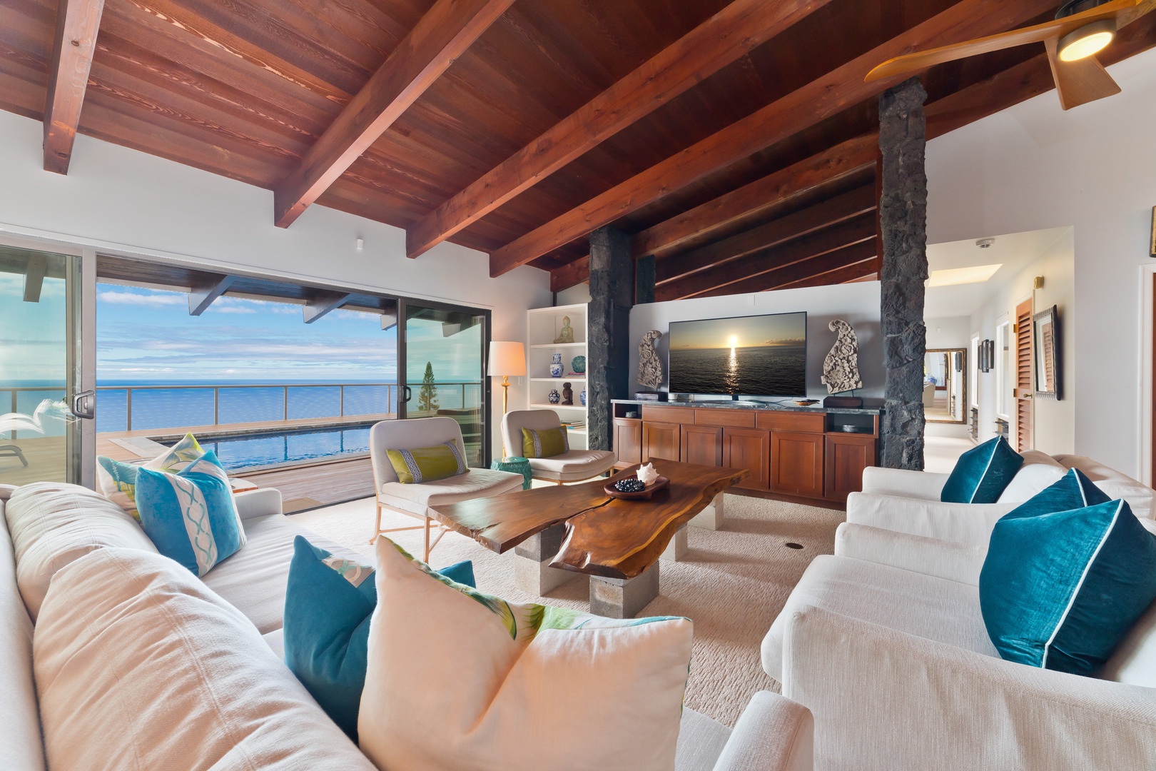 Aloha Casa Miramar interior